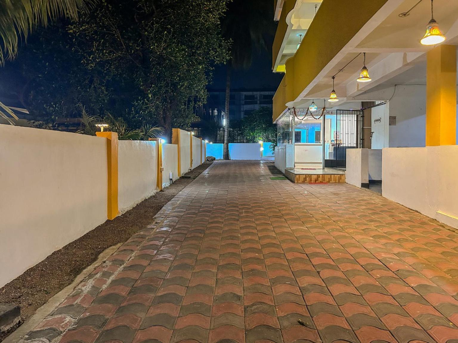 ホテル La Costa Residency アンジュナ エクステリア 写真