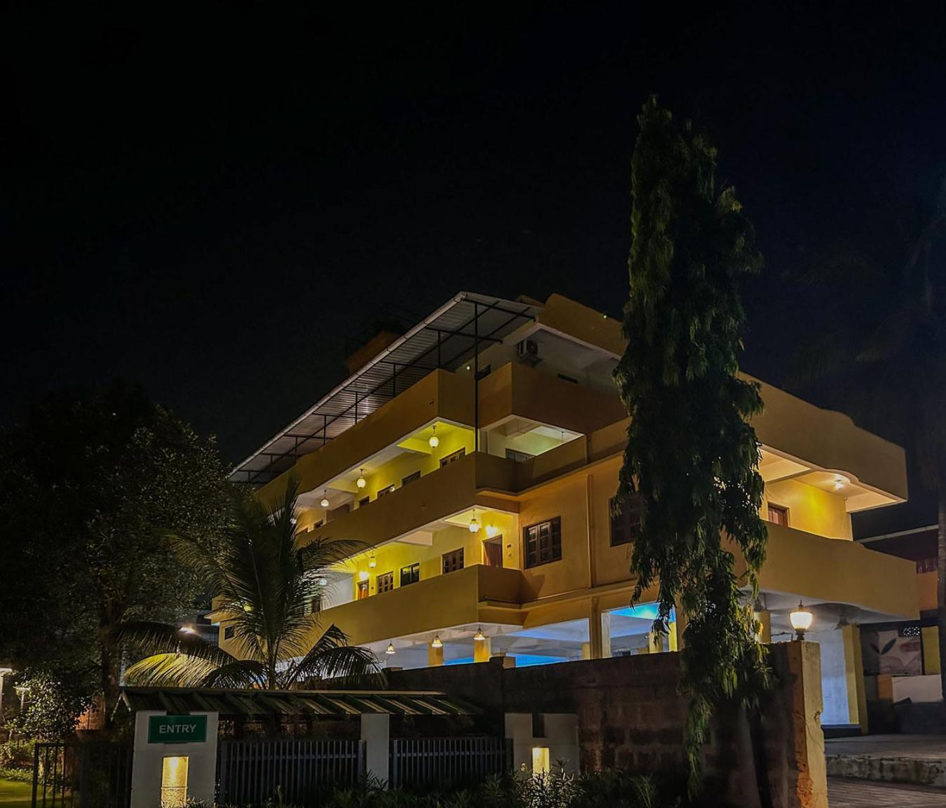 ホテル La Costa Residency アンジュナ エクステリア 写真